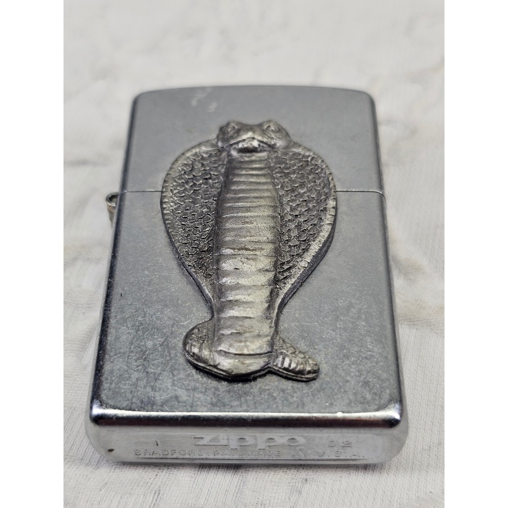 Zippo Lighter Mens Silver Good 2002 3D Cobra Snake‎ Emblem Made in USA Vintage